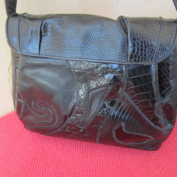 Sharif Mixed Media Adjustable Strap Crossbody or Shoulder Strap Black Purse - Picture 3 of 15